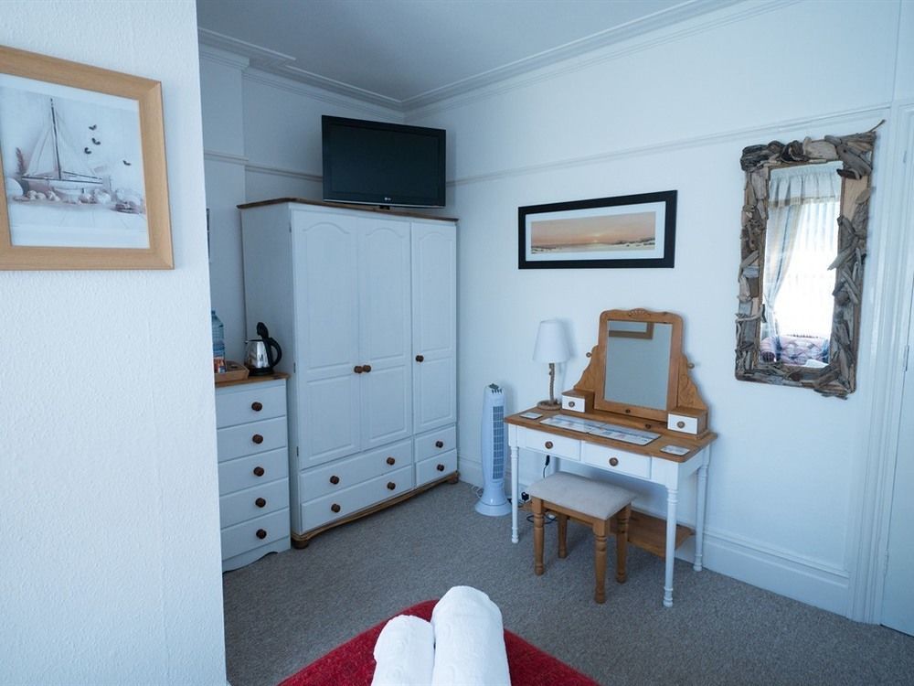 Southern Breeze Lodge - Adults Only Bournemouth Exterior photo