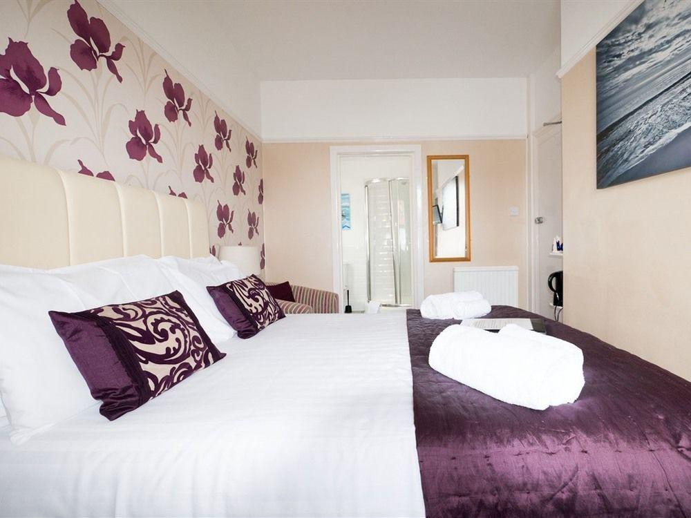 Southern Breeze Lodge - Adults Only Bournemouth Exterior photo